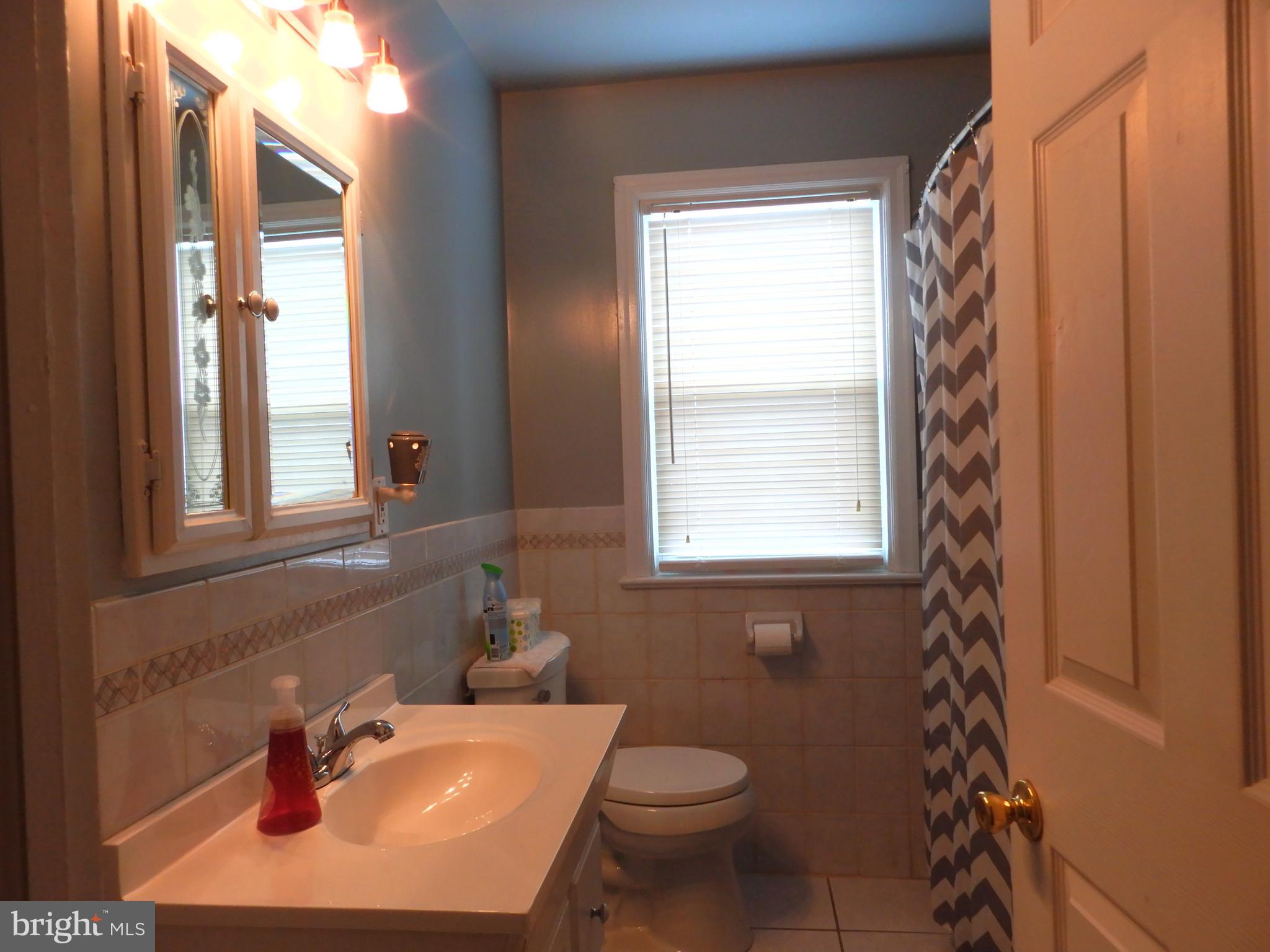 315 Maywood Road York, PA 17402 - Photo 11 of 23 Bathroom