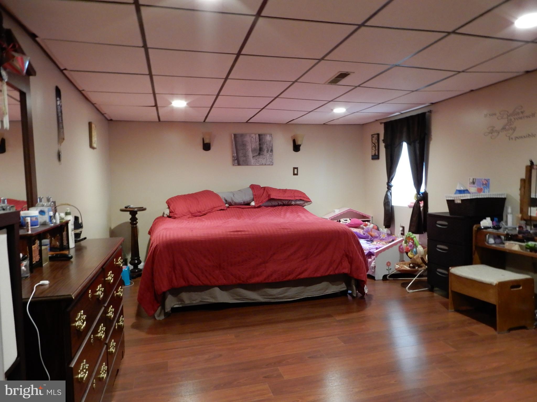 315 Maywood Road York, PA 17402 - Photo 17 of 23 LL Bedroom 4 - Laminate floor