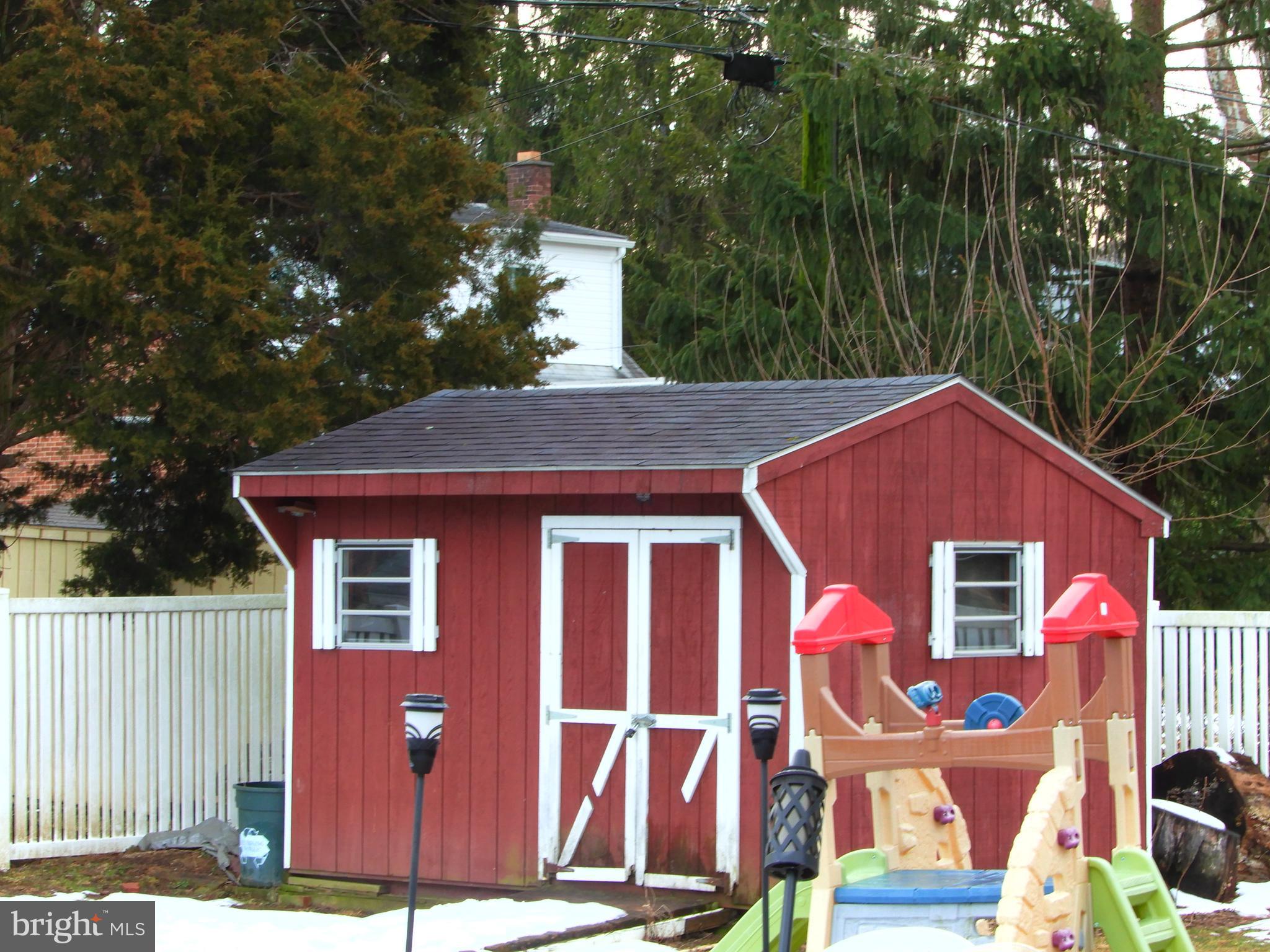 315 Maywood Road York, PA 17402 - Photo 22 of 23 Storage shed