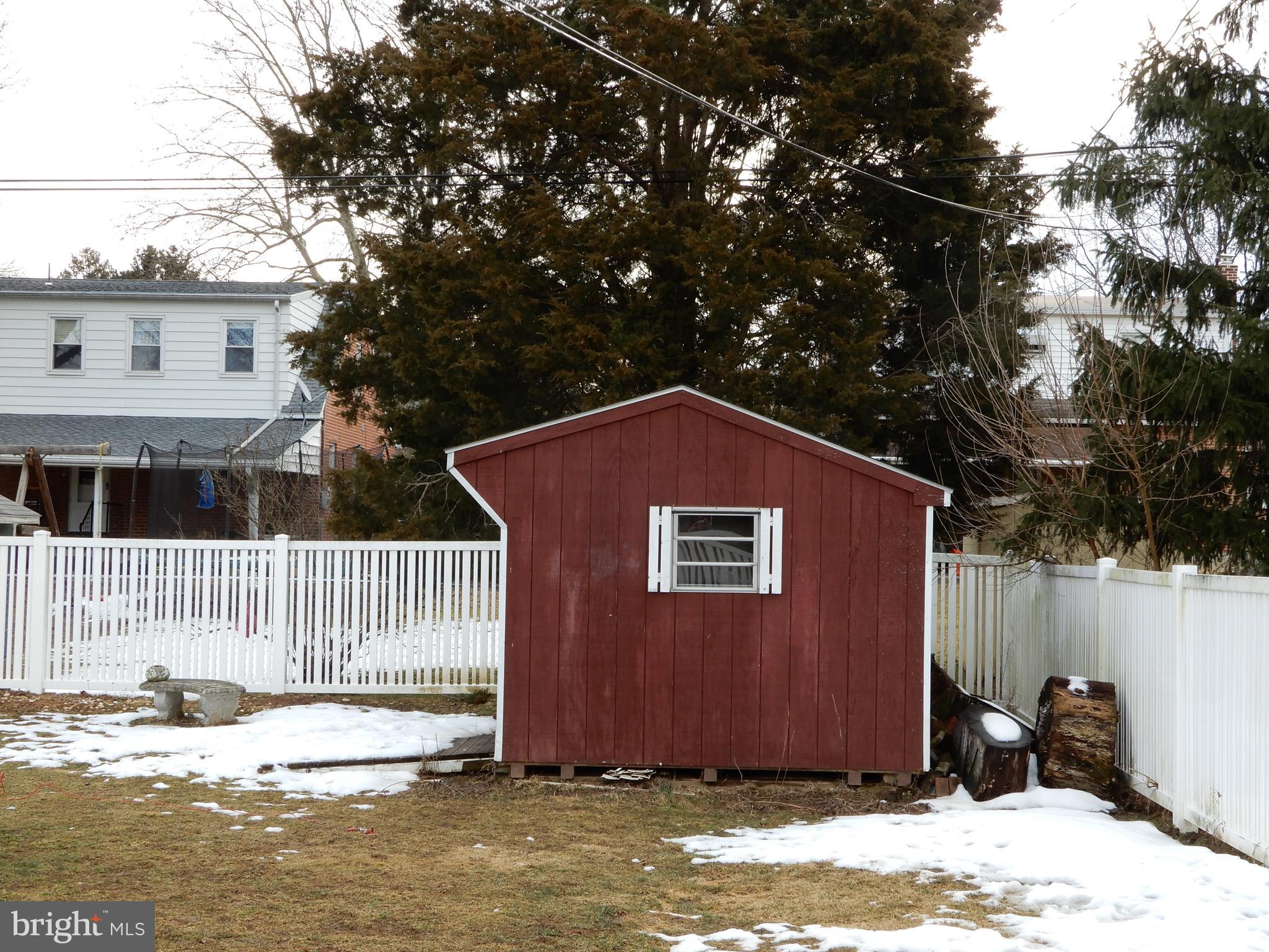 315 Maywood Road York, PA 17402 - Photo 23 of 23 Vinyl Fenced Yard