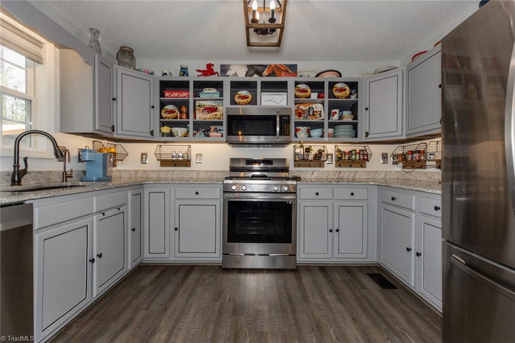 4243 Hunters Run Trinity, NC 27370 - Photo 13 of 33 room for the cooks to move around in this kitchen