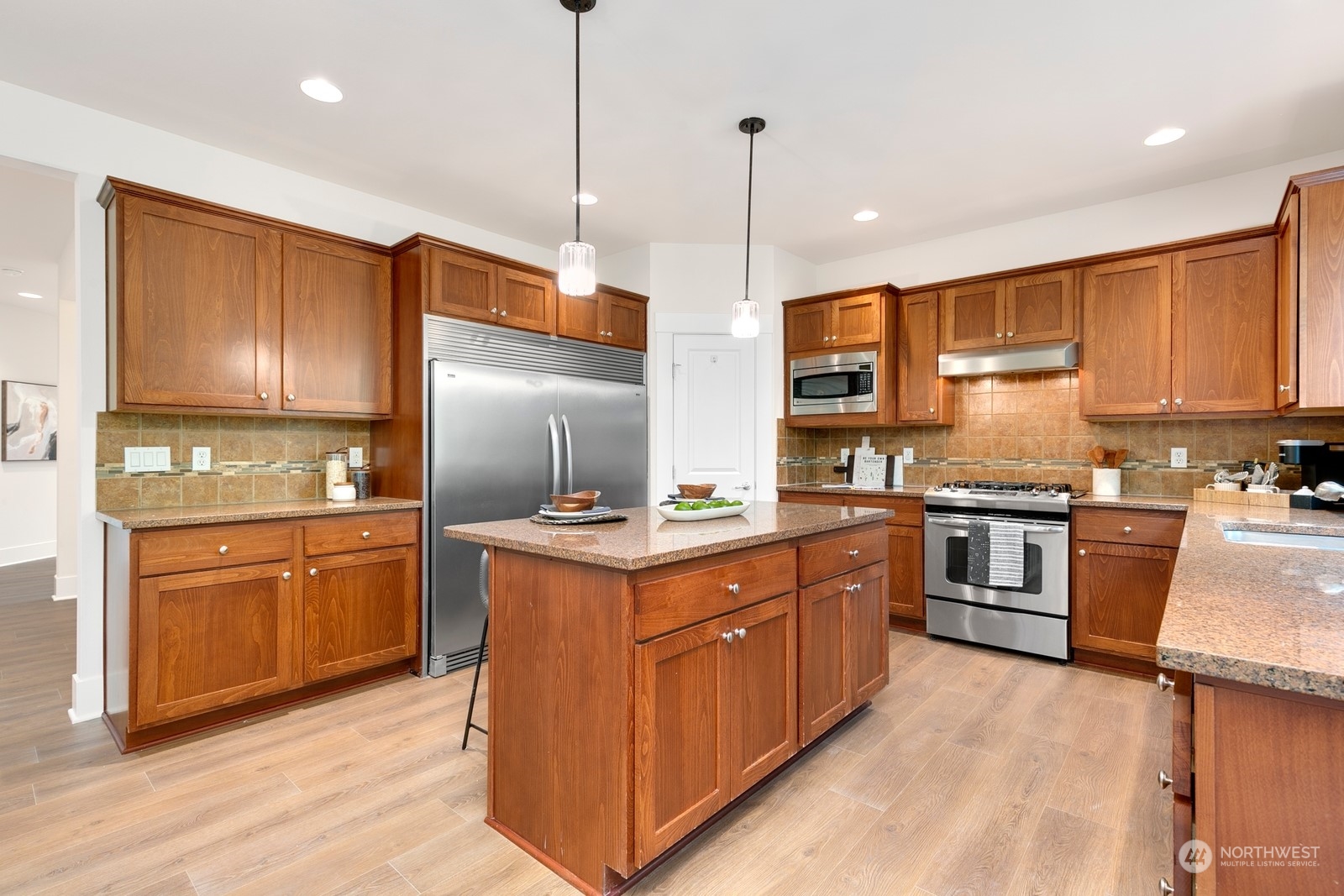 5132 Northeast 9th Place Renton, WA 98059 - Photo 12 of 30 Gallery Image 12