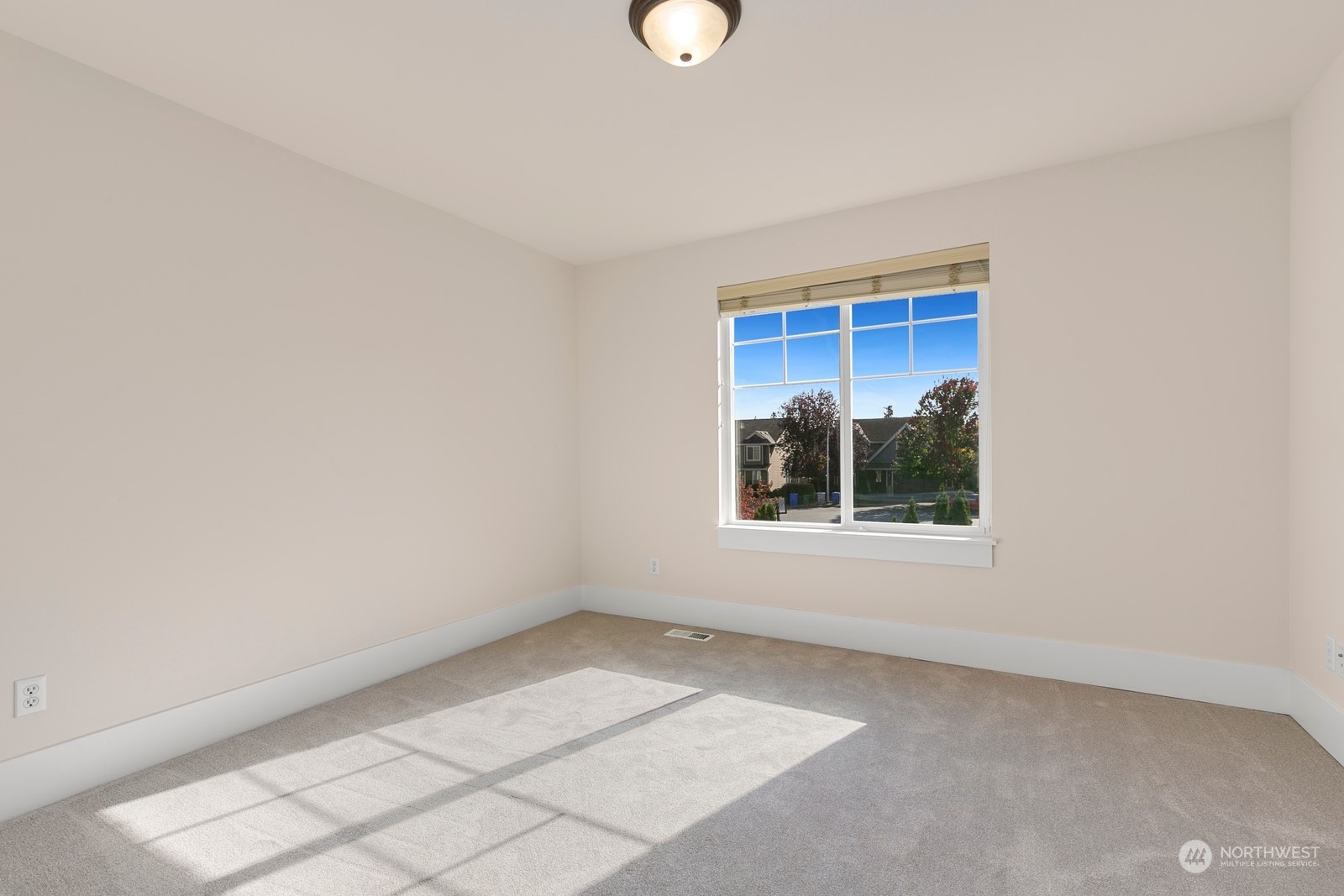 5132 Northeast 9th Place Renton, WA 98059 - Photo 23 of 30 Gallery Image 23