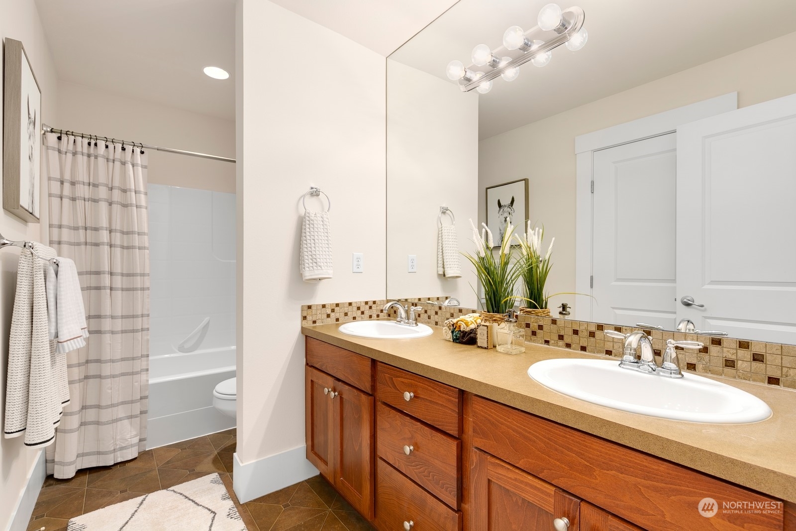 5132 Northeast 9th Place Renton, WA 98059 - Photo 24 of 30 Gallery Image 24