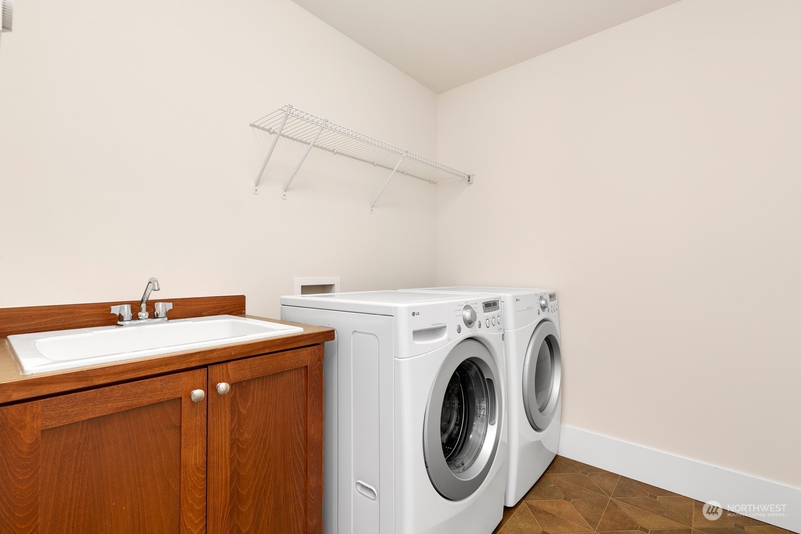 5132 Northeast 9th Place Renton, WA 98059 - Photo 27 of 30 Gallery Image 27