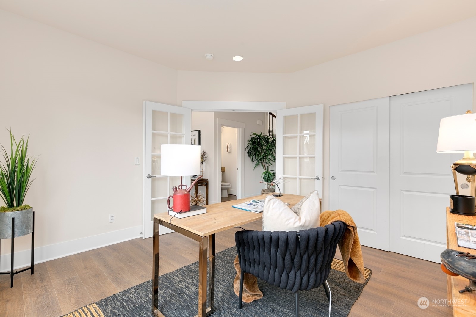 5132 Northeast 9th Place Renton, WA 98059 - Photo 4 of 30 Gallery Image 4