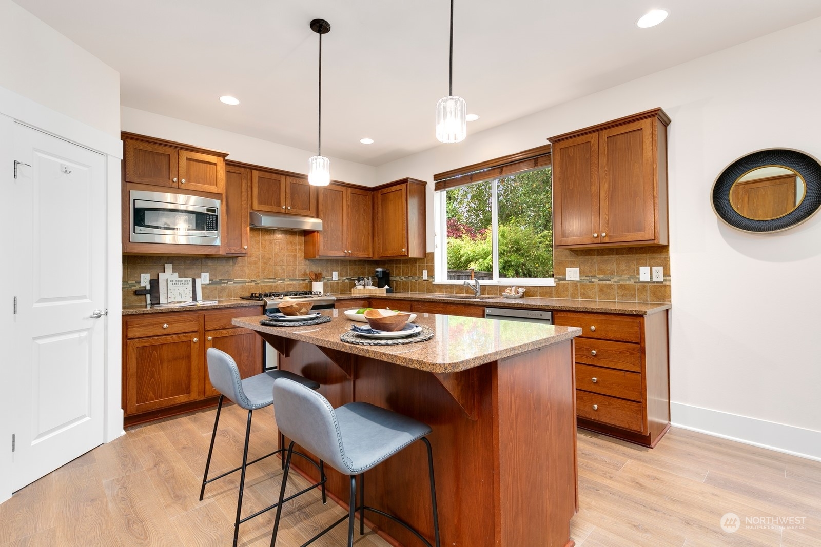 5132 Northeast 9th Place Renton, WA 98059 - Photo 10 of 30 Gallery Image 10