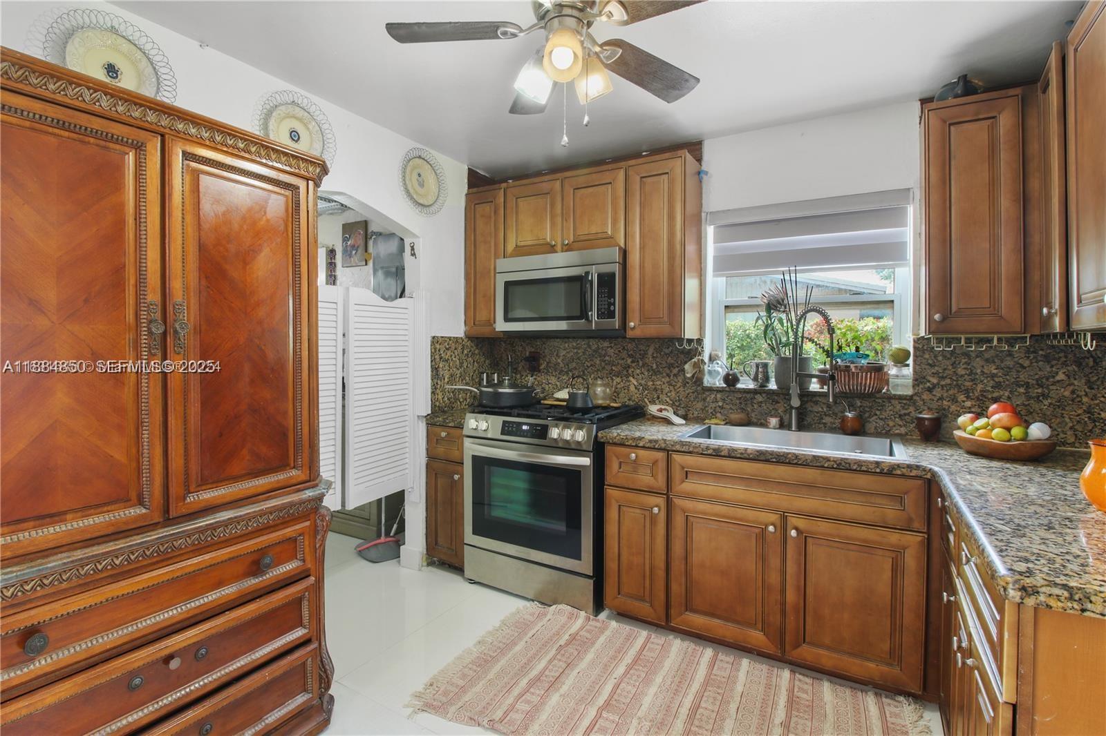 15745 Southwest 303rd Terrace Homestead, FL 33033 - Photo 10 of 21