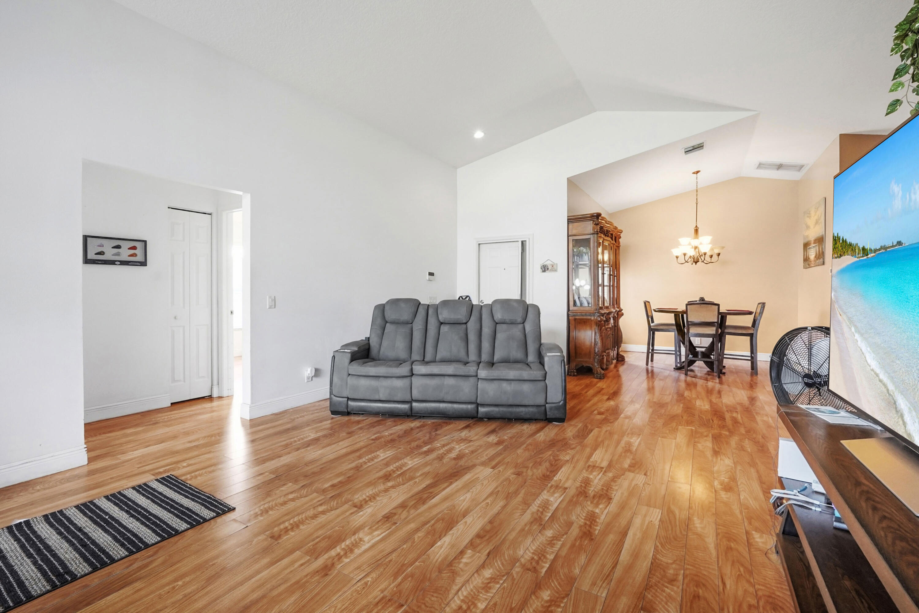 2705 Southwest Riviera Road Stuart, FL 34997 - Photo 9 of 43 06 Living room 02
