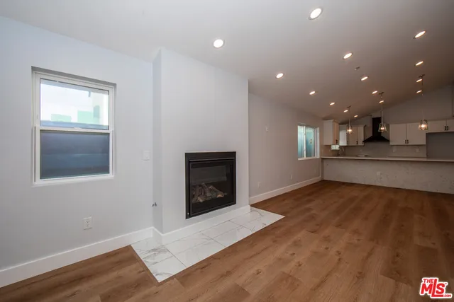 $4,550 | 2208 South Harcourt Avenue, Los Angeles, CA 90016