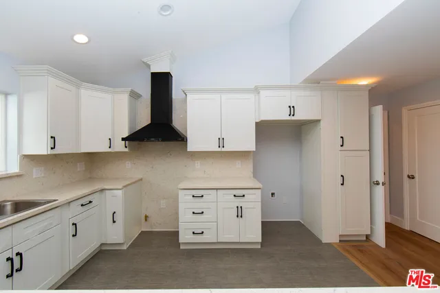 $4,550 | 2208 South Harcourt Avenue, Los Angeles, CA 90016