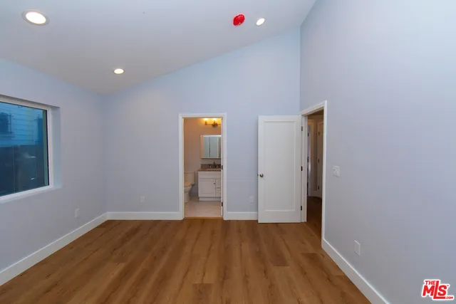 $4,550 | 2208 South Harcourt Avenue, Los Angeles, CA 90016