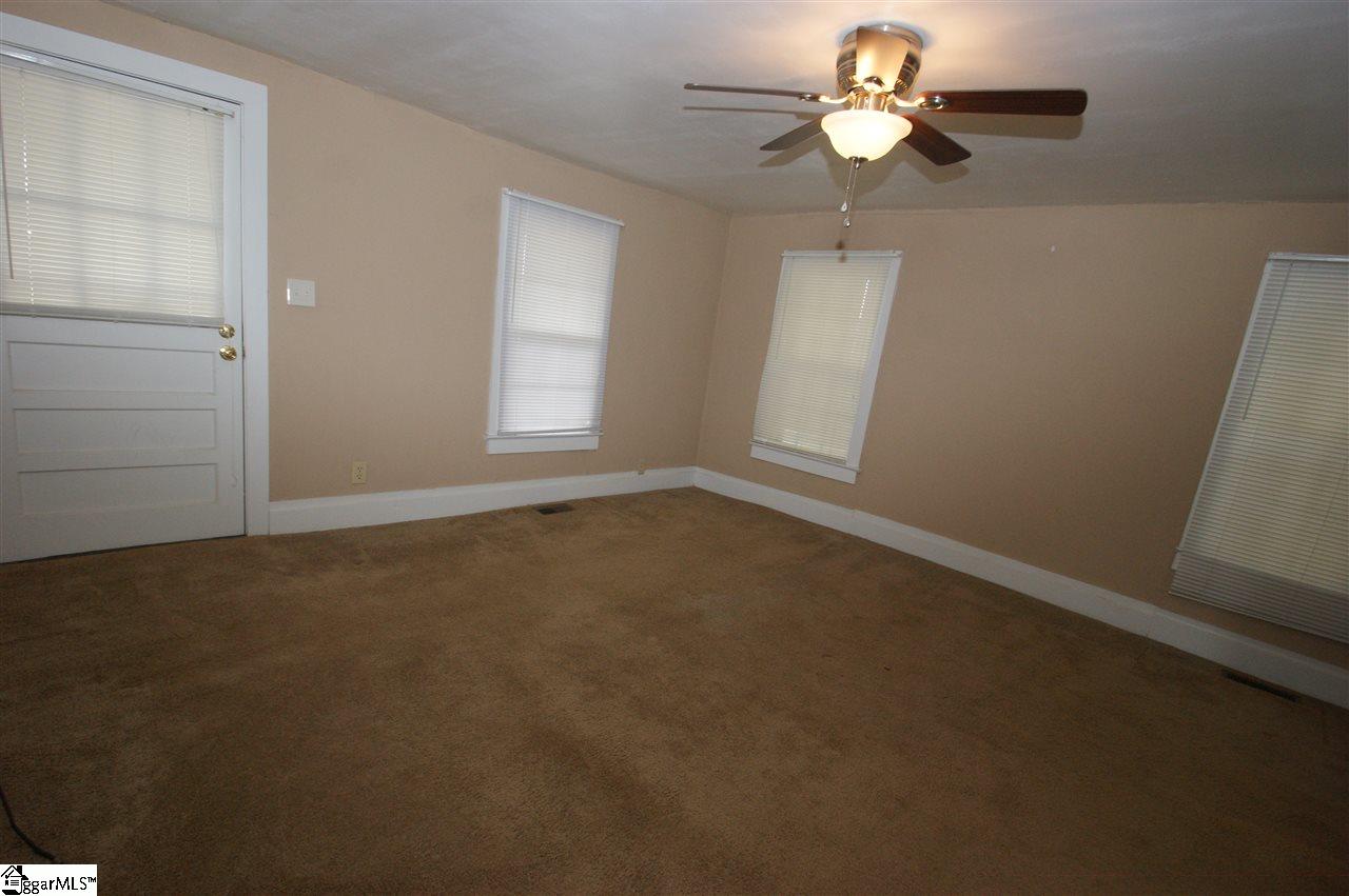 4065 Ridge Road Greer, SC 29651 - Photo 8 of 33
