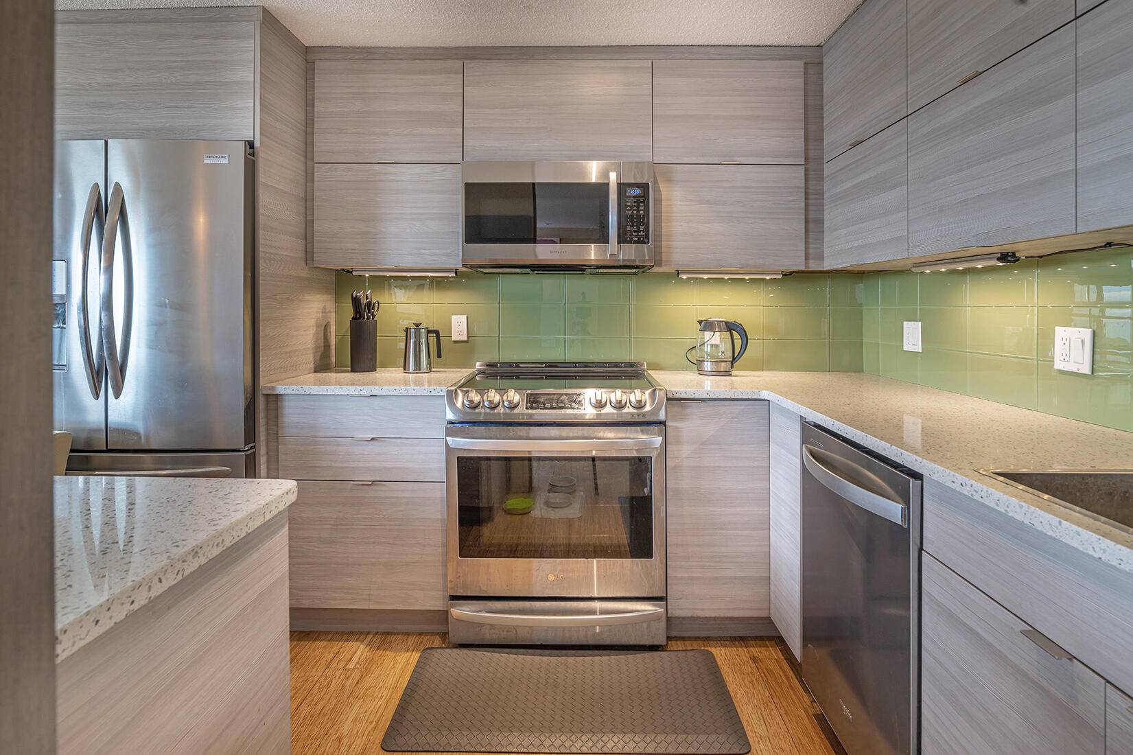 340 Eastern Promenade, Unit 252 Portland, ME 04101 - Photo 6 of 21 Kitchen