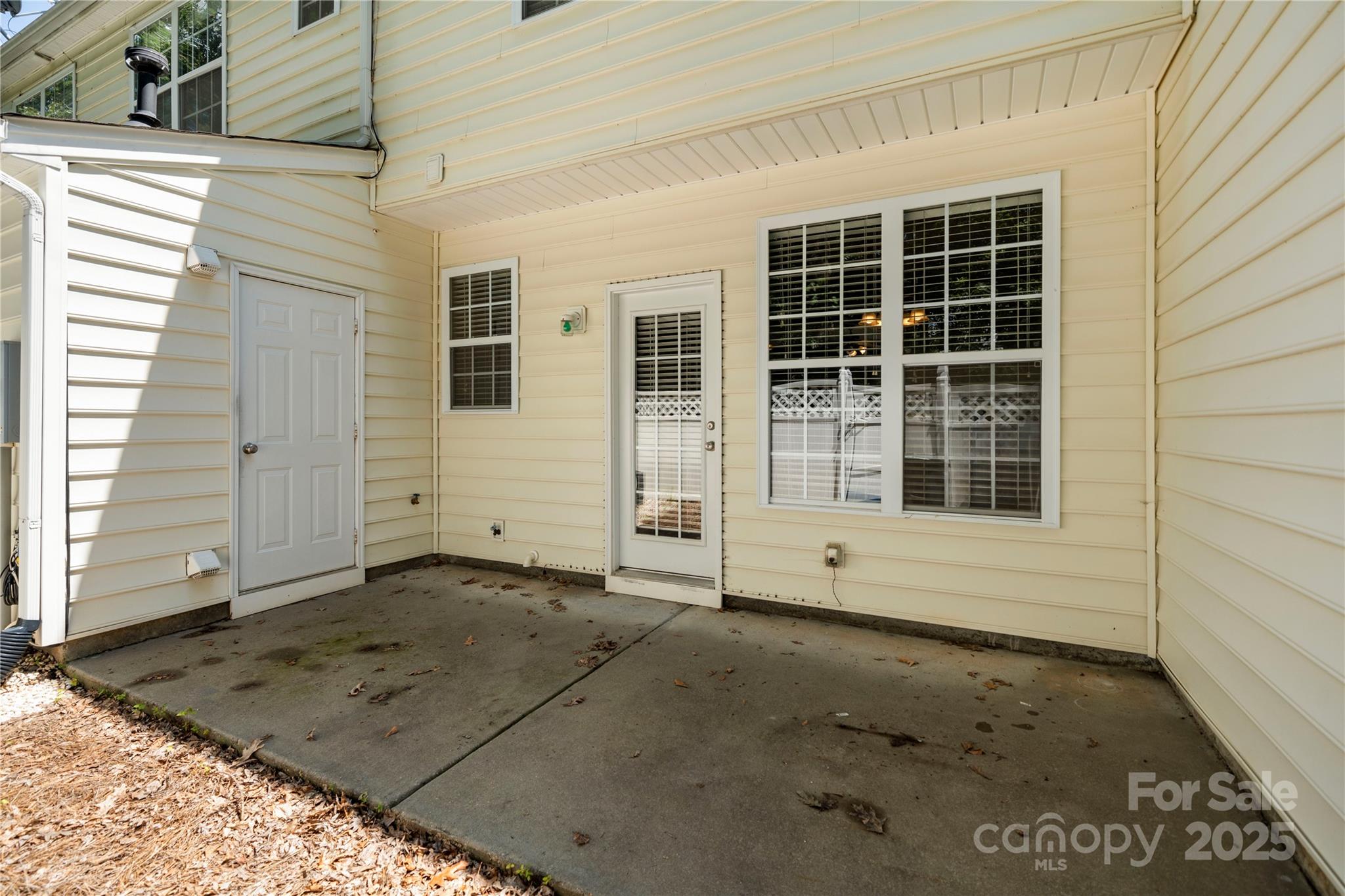 943 Copperstone Lane Fort Mill, SC 29708 - Photo 33 of 37 a view of a house with a door