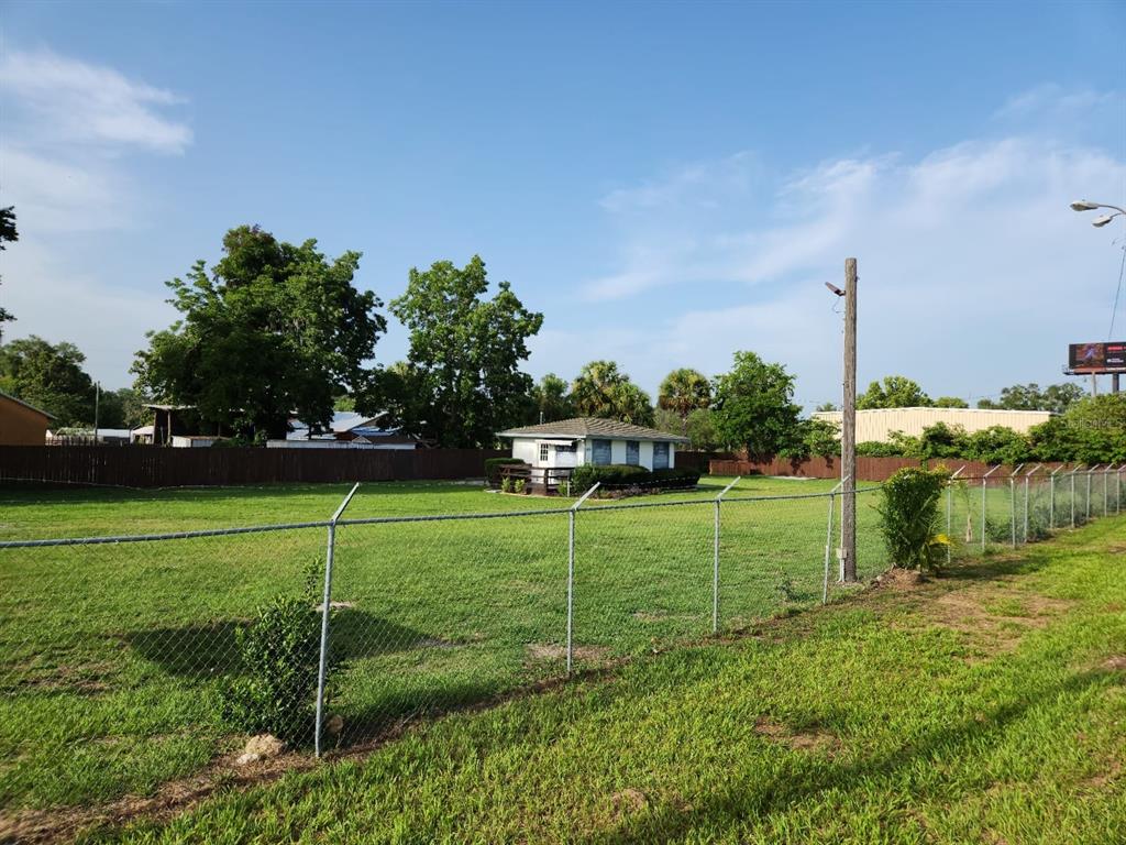 909 Southwest Sw Highway Ocala, FL 34471 - Photo 13 of 19 a view of a park with a large tree