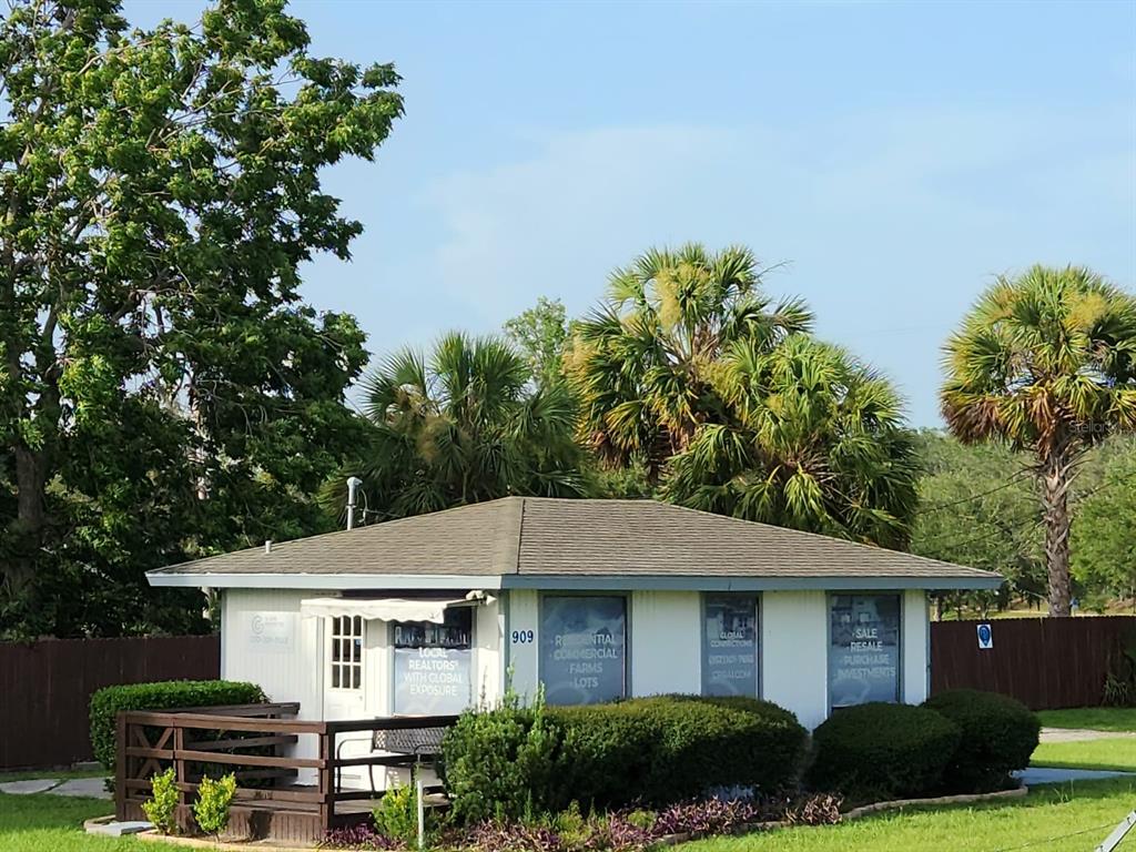 909 Southwest Sw Highway Ocala, FL 34471 - Photo 14 of 19 a aerial view of a house