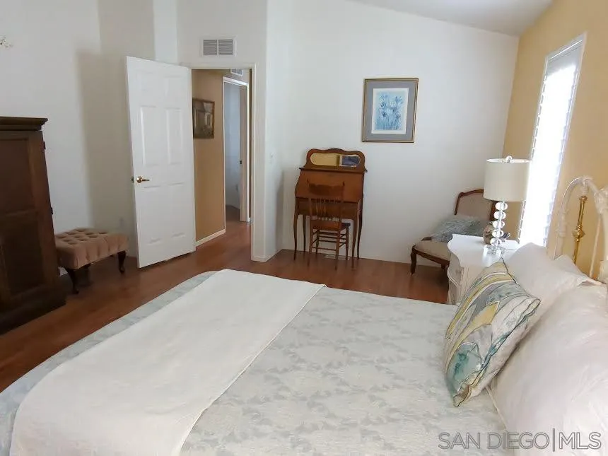 444 North El Camino Real, Unit 111 Encinitas, CA 92024 - Photo 8 of 16 Primary Bedroom