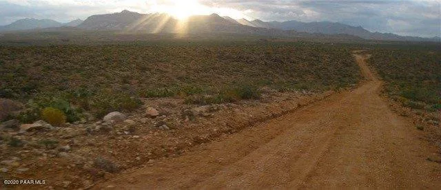 $92,000 | 0 South Bent Spur Road, Congress, AZ 85332