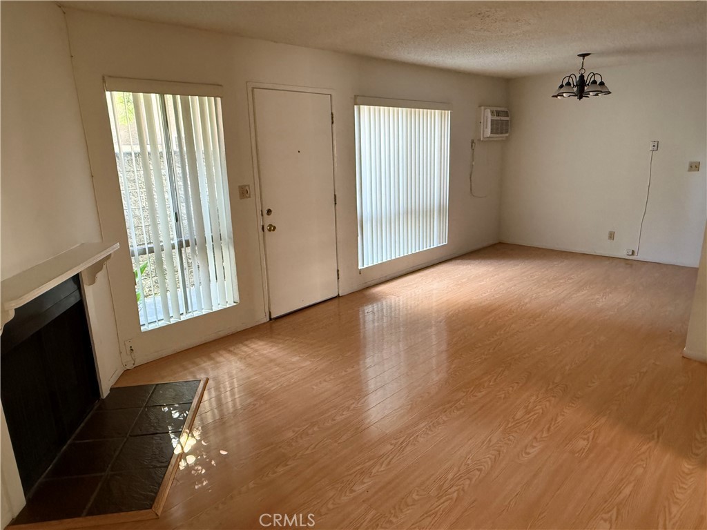 111 Park Street, Unit 3 Alhambra, CA 91801 - Photo 5 of 8 Living room