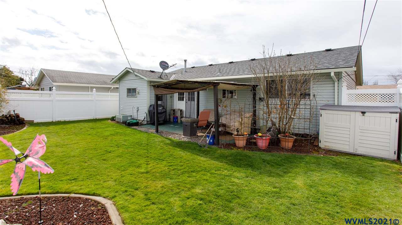 1484 Umpqua Road Woodburn, OR 97071 - Photo 13 of 21 Gallery Image 13