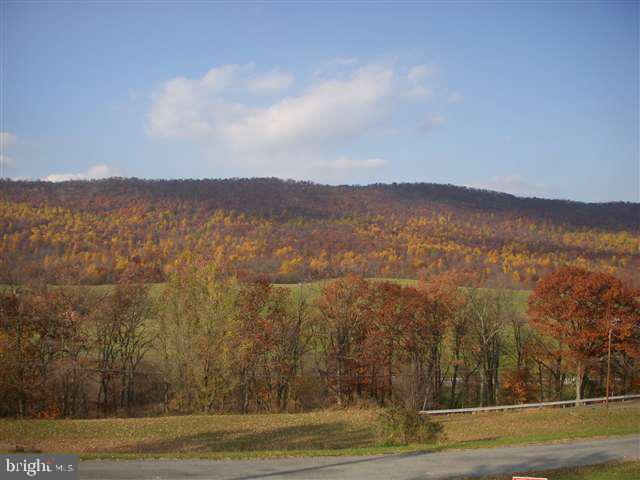 101 Spur Road Carlisle, PA 17013 - Photo 2 of 12 Gallery Image 2
