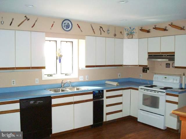 101 Spur Road Carlisle, PA 17013 - Photo 4 of 12 Gallery Image 4