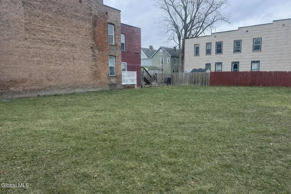 $19,900 | 762 2nd Avenue, Troy, NY 12182