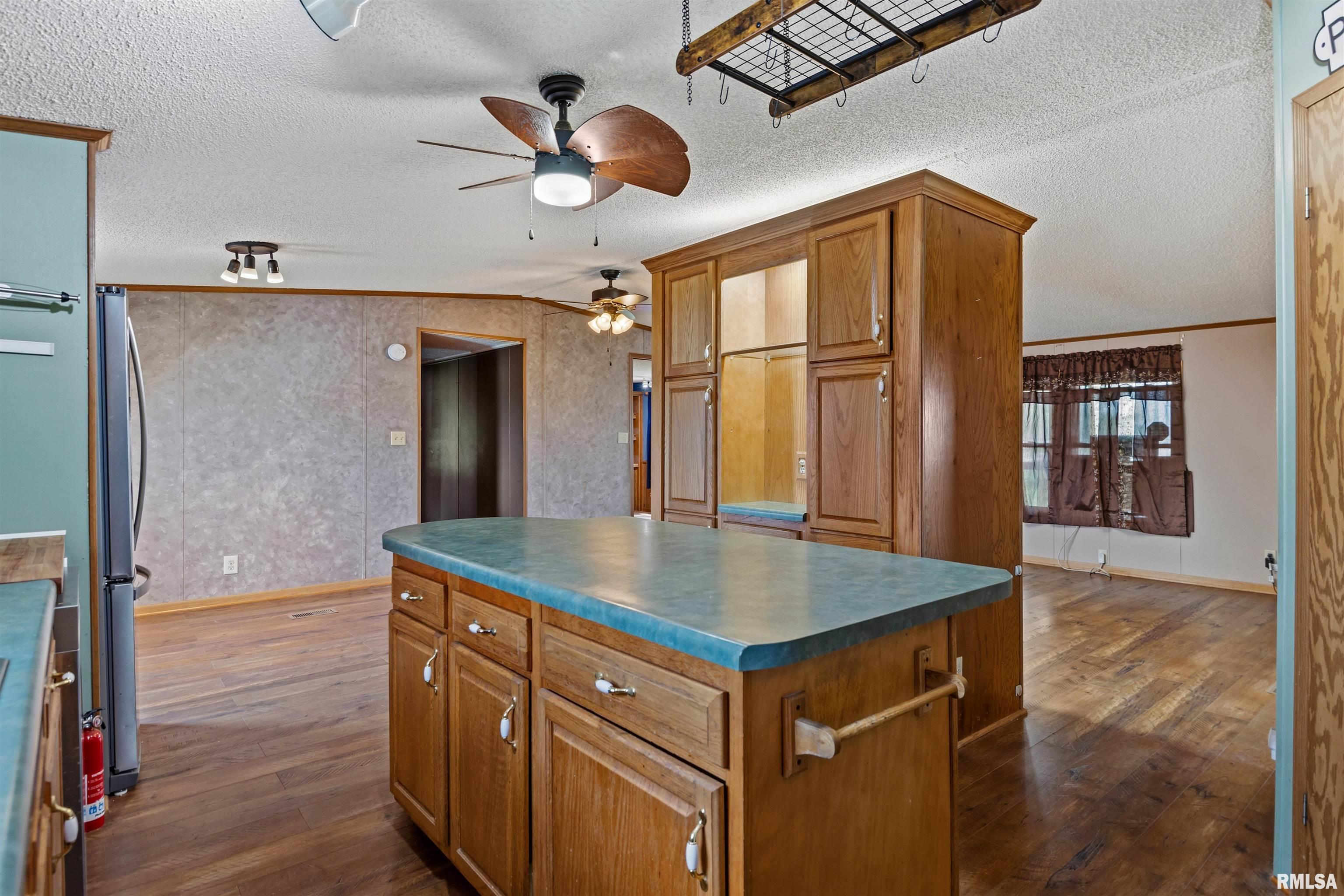 28457 Tutman Road Greenview, IL 62642 - Photo 15 of 46 Gallery Image 15