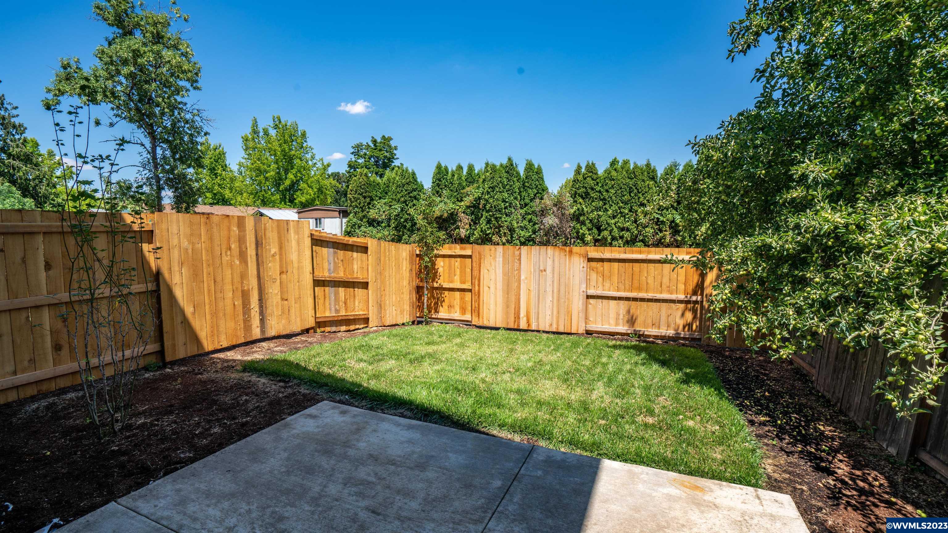 63 Sand Ridge Court Lebanon, OR 97355 - Photo 12 of 35