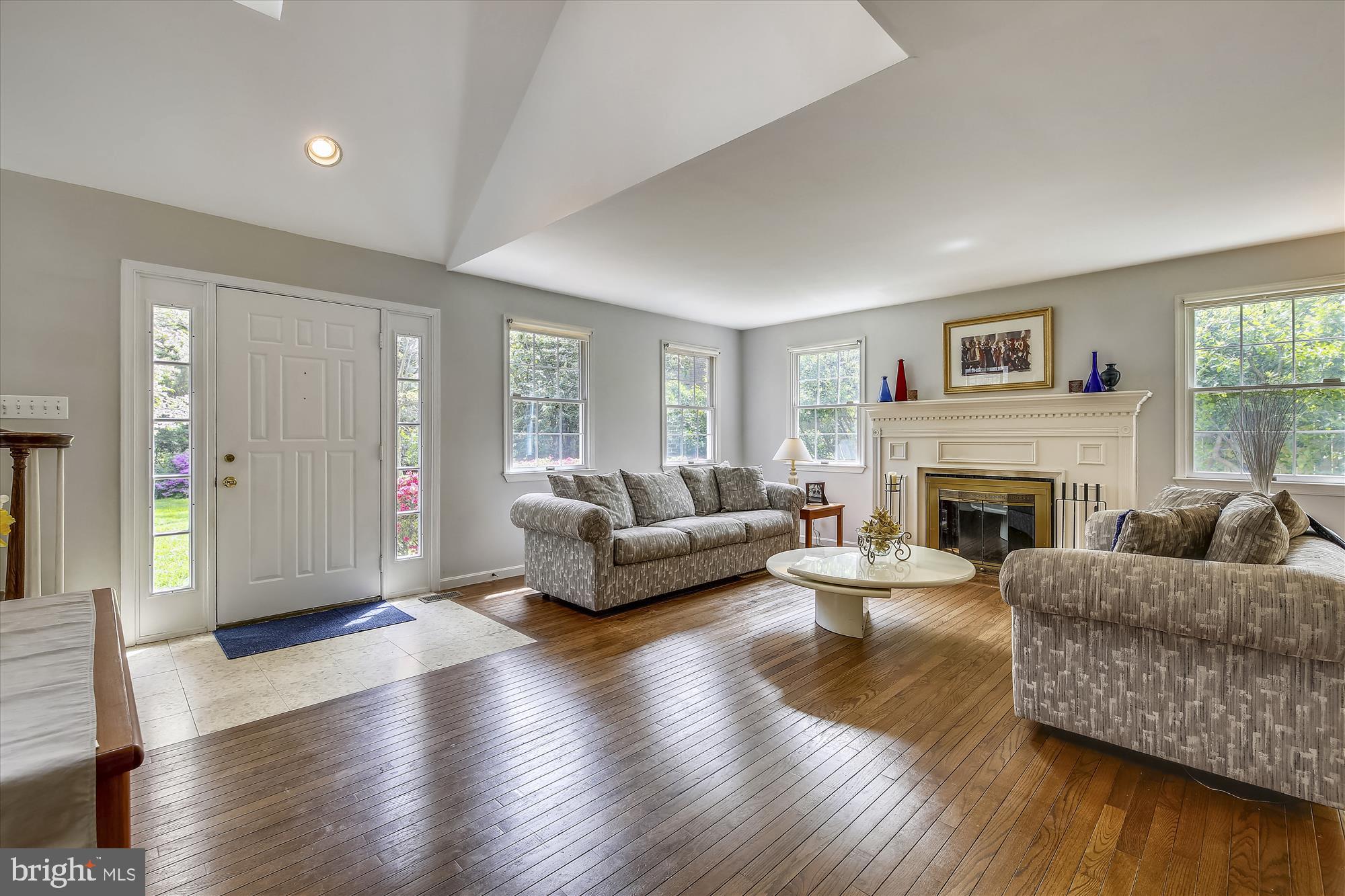 5308 Sangamore Road Bethesda, MD 20816 - Photo 6 of 50 Living Room