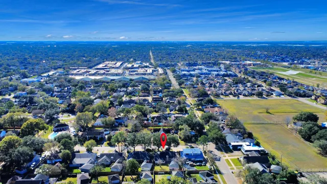 $2,850 | 6222 Vickijohn Drive, Houston, TX 77096