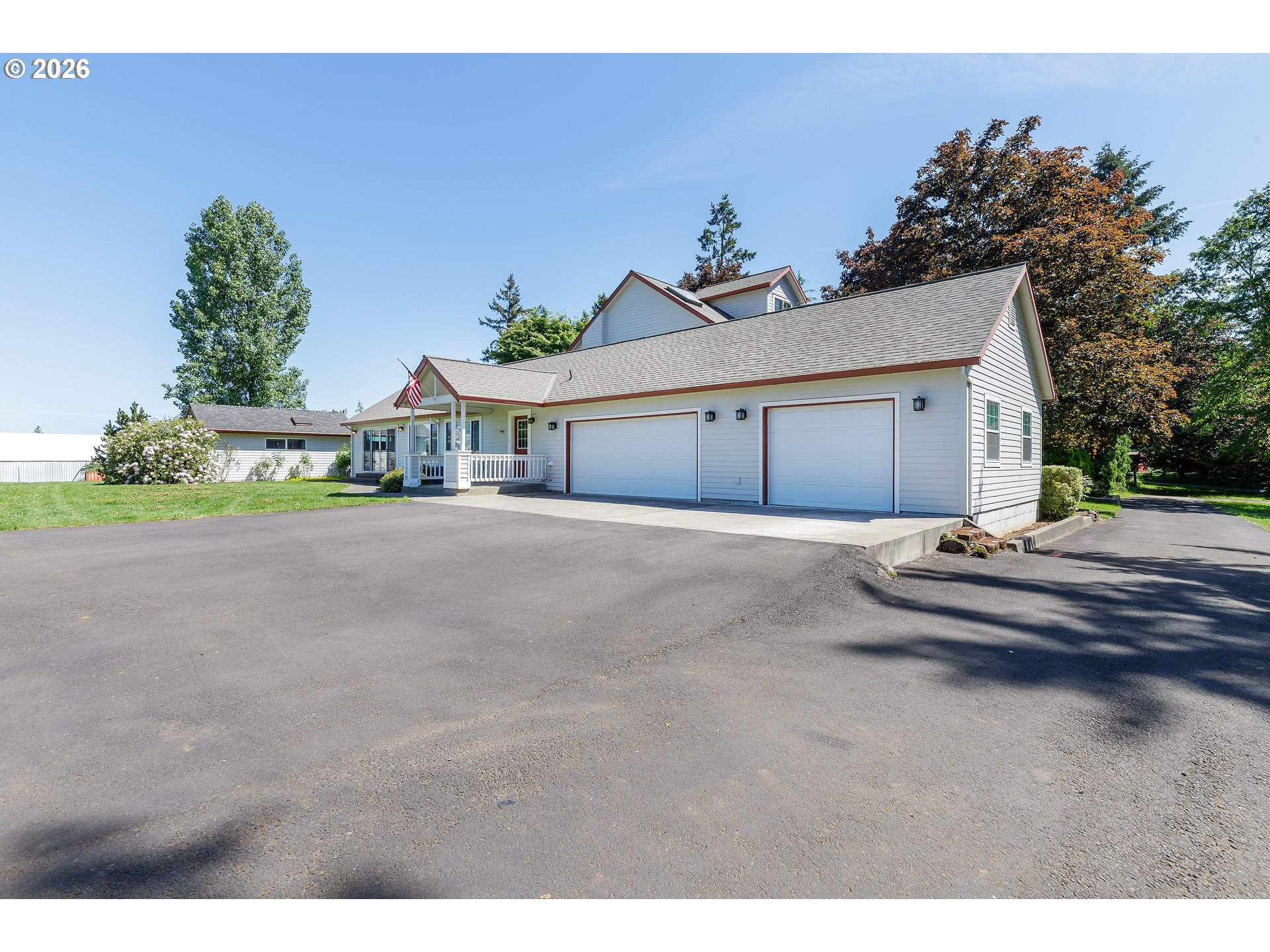 13925 South Carus Road Oregon City, OR 97045 - Photo 41 of 44 Garage