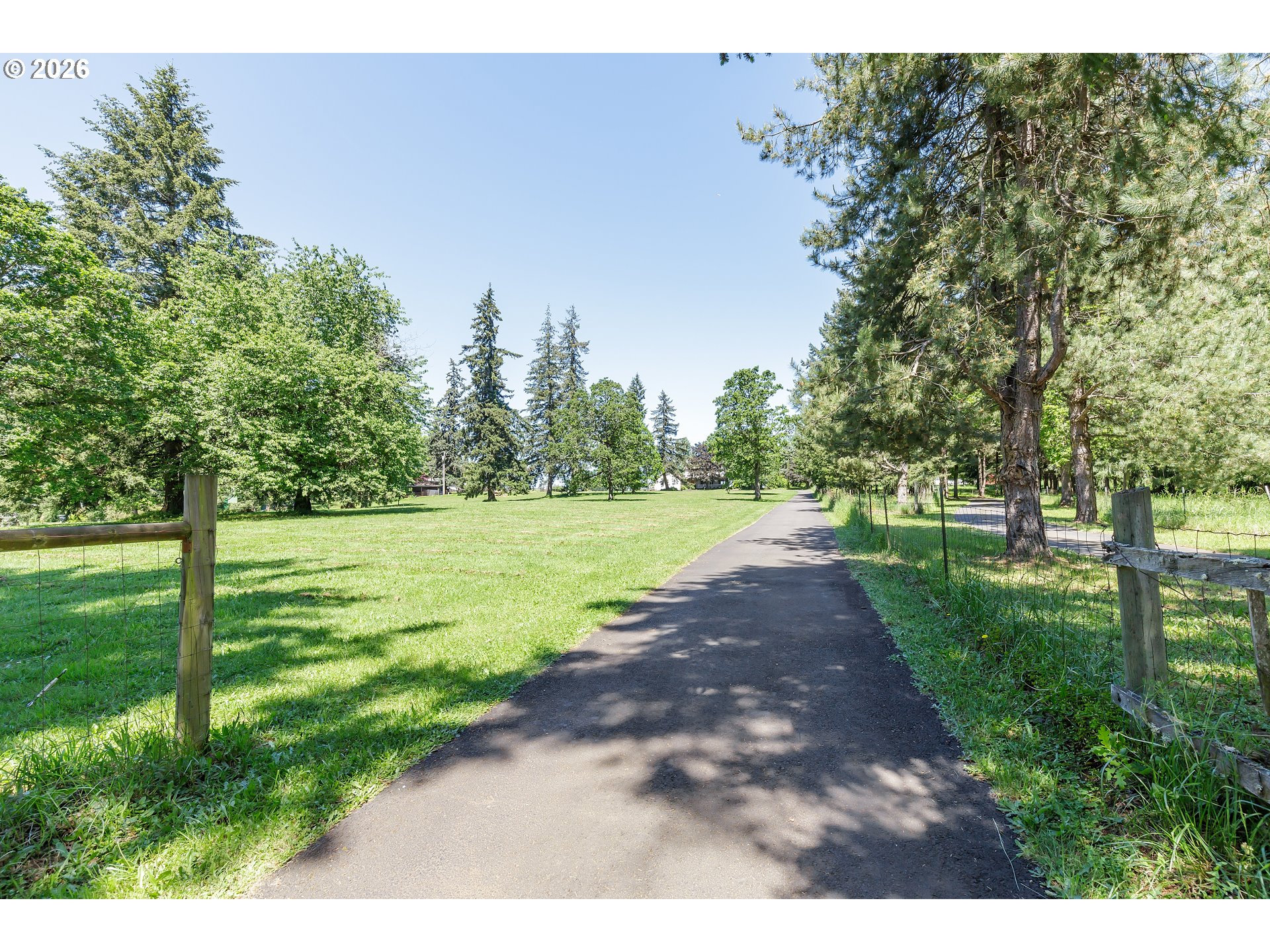 13925 South Carus Road Oregon City, OR 97045 - Photo 44 of 44 Driveway