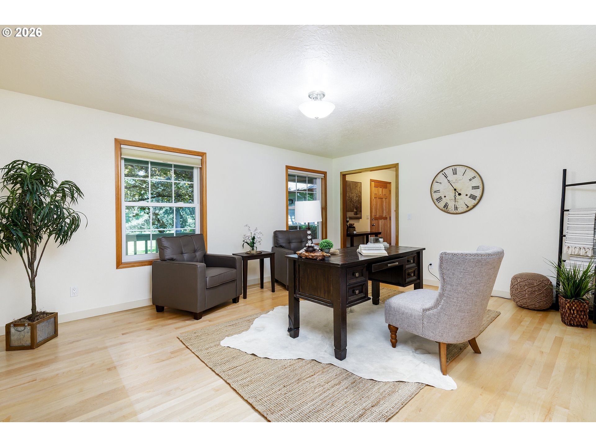 13925 South Carus Road Oregon City, OR 97045 - Photo 6 of 44 Living Room