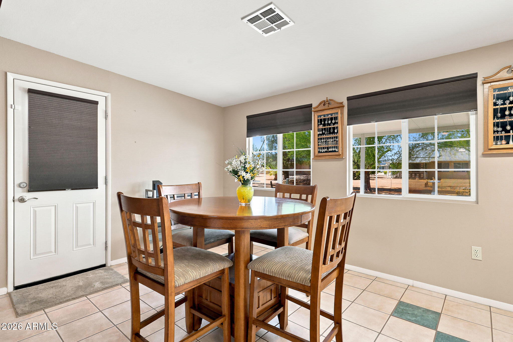 9810 West Blue Ridge Drive Sun City, AZ 85351 - Photo 18 of 29 Dining Room