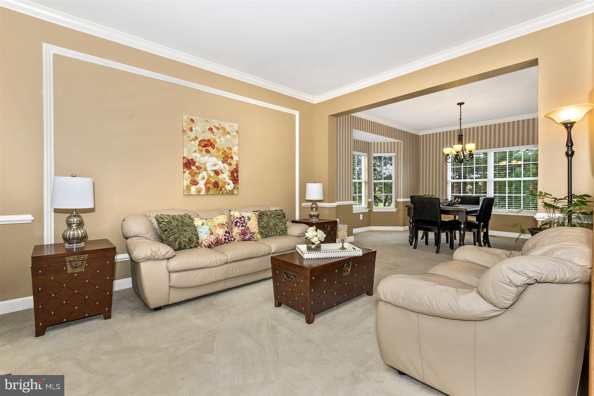 605 Hunting Ridge Drive Frederick, MD 21703 - Photo 11 of 29 Living Room
