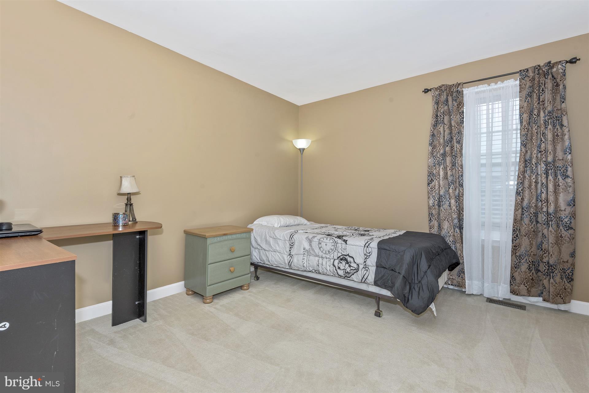 605 Hunting Ridge Drive Frederick, MD 21703 - Photo 20 of 29 Bedroom