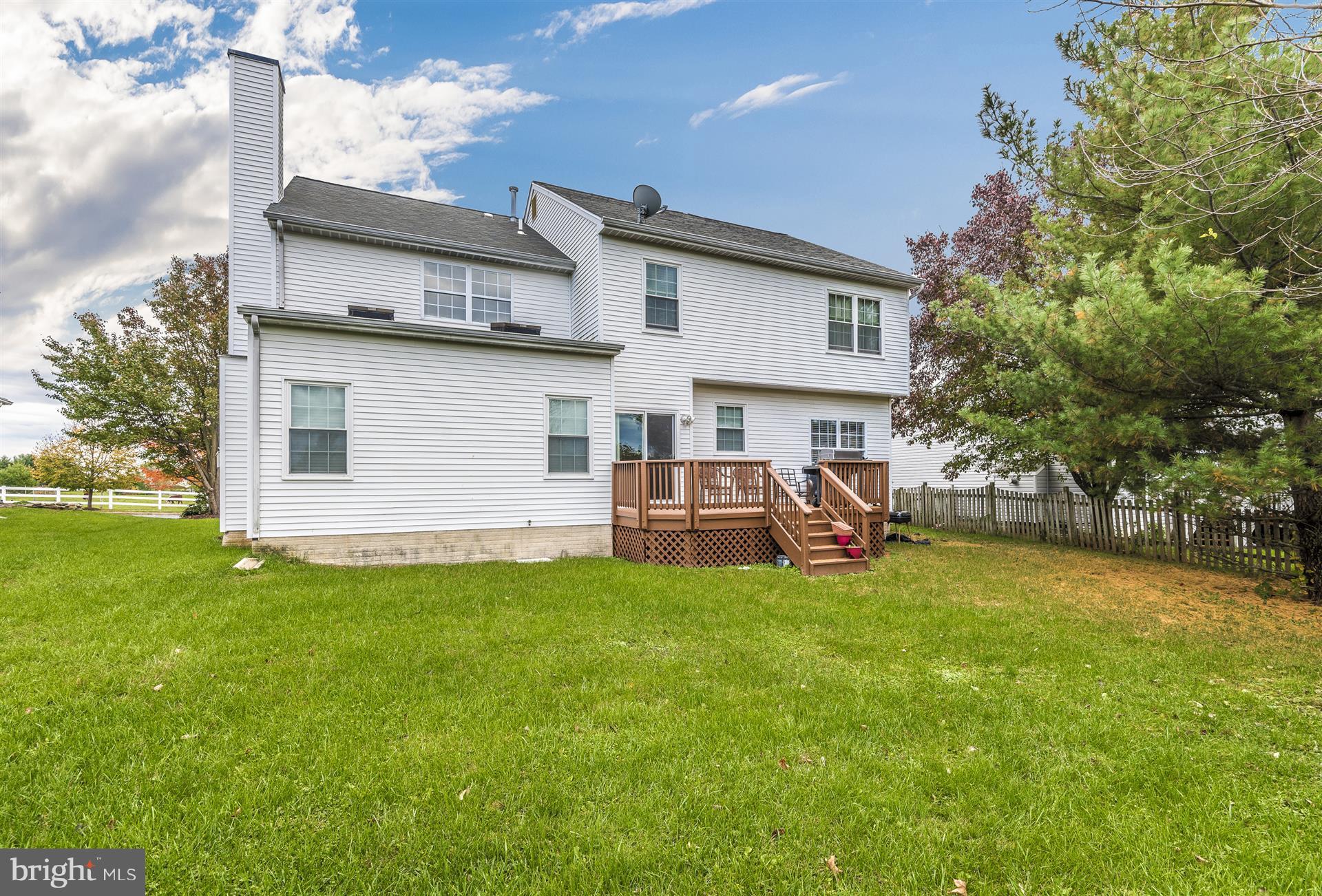 605 Hunting Ridge Drive Frederick, MD 21703 - Photo 23 of 29 Exterior (Rear)