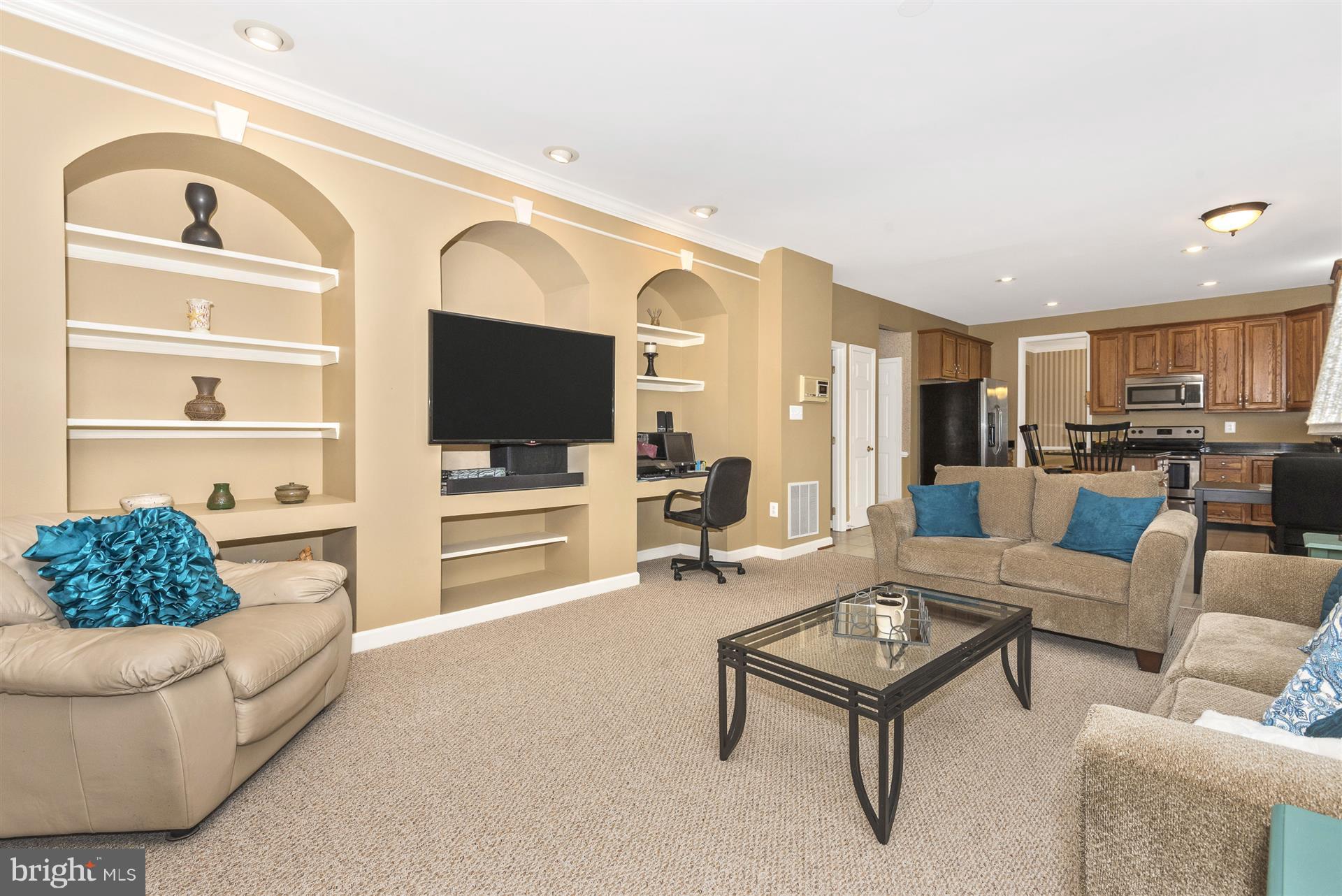 605 Hunting Ridge Drive Frederick, MD 21703 - Photo 9 of 29 Family Room
