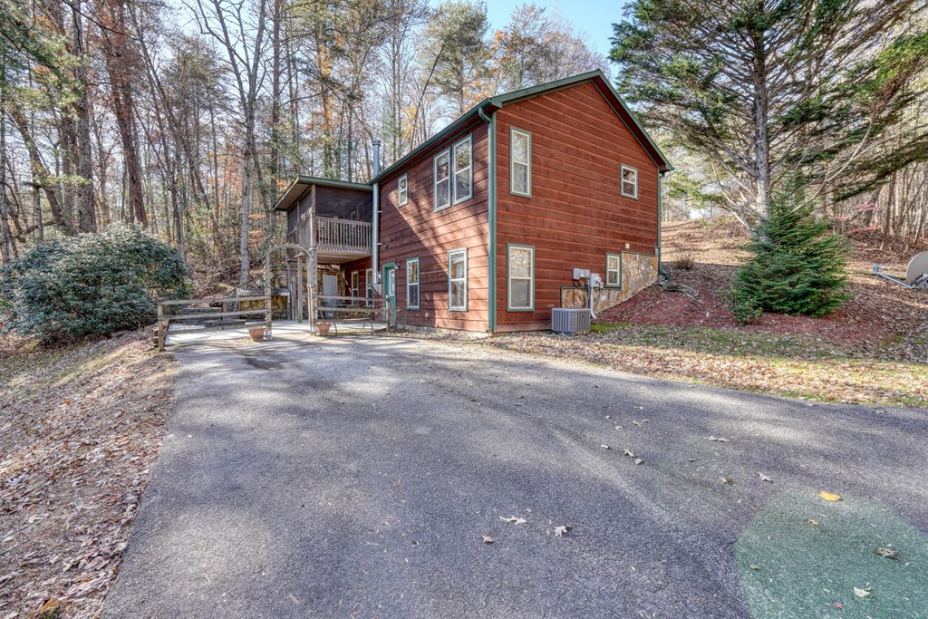 518 Rizzitello Lane Blairsville, GA 30512 - Photo 3 of 44