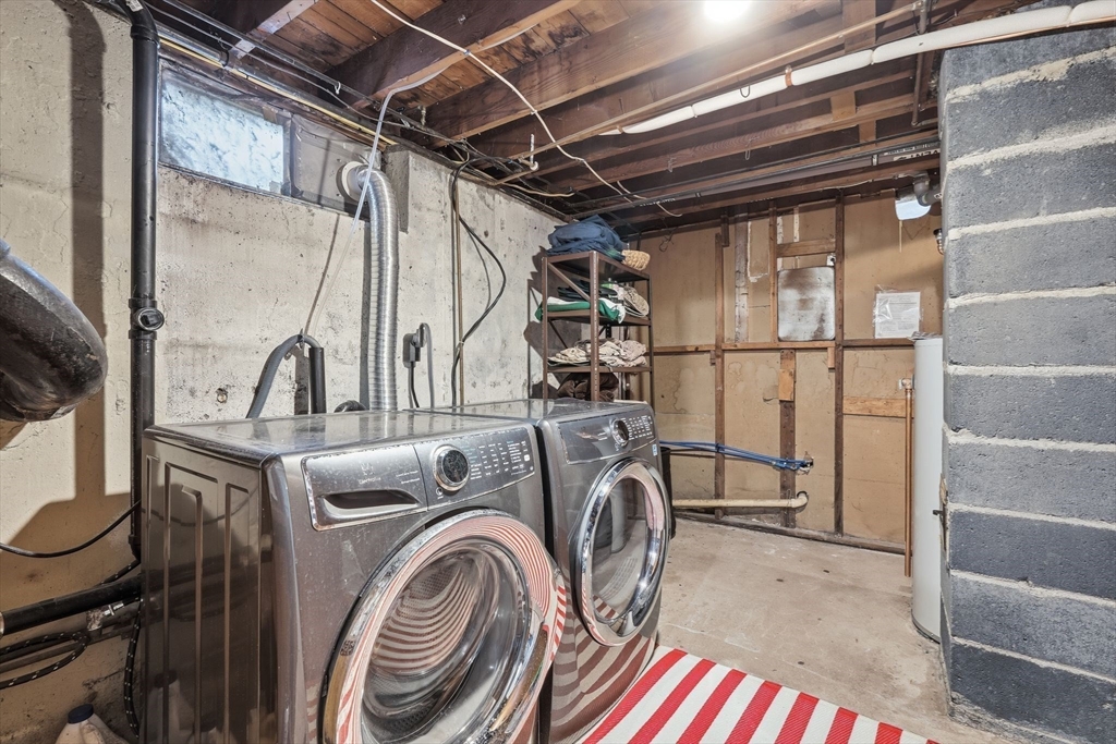 30 Jerilis Drive Springfield, MA 01119 - Photo 34 of 42 a utility room with dryer and washer
