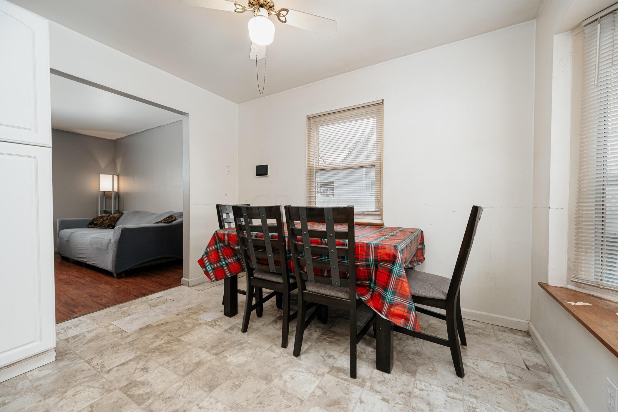 419 Deerfield Road Columbus, OH 43228 - Photo 9 of 25 419 Deerfield Rd 020