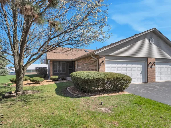 $239,000 | 5014 West Circle Place, Crestwood, IL 60418