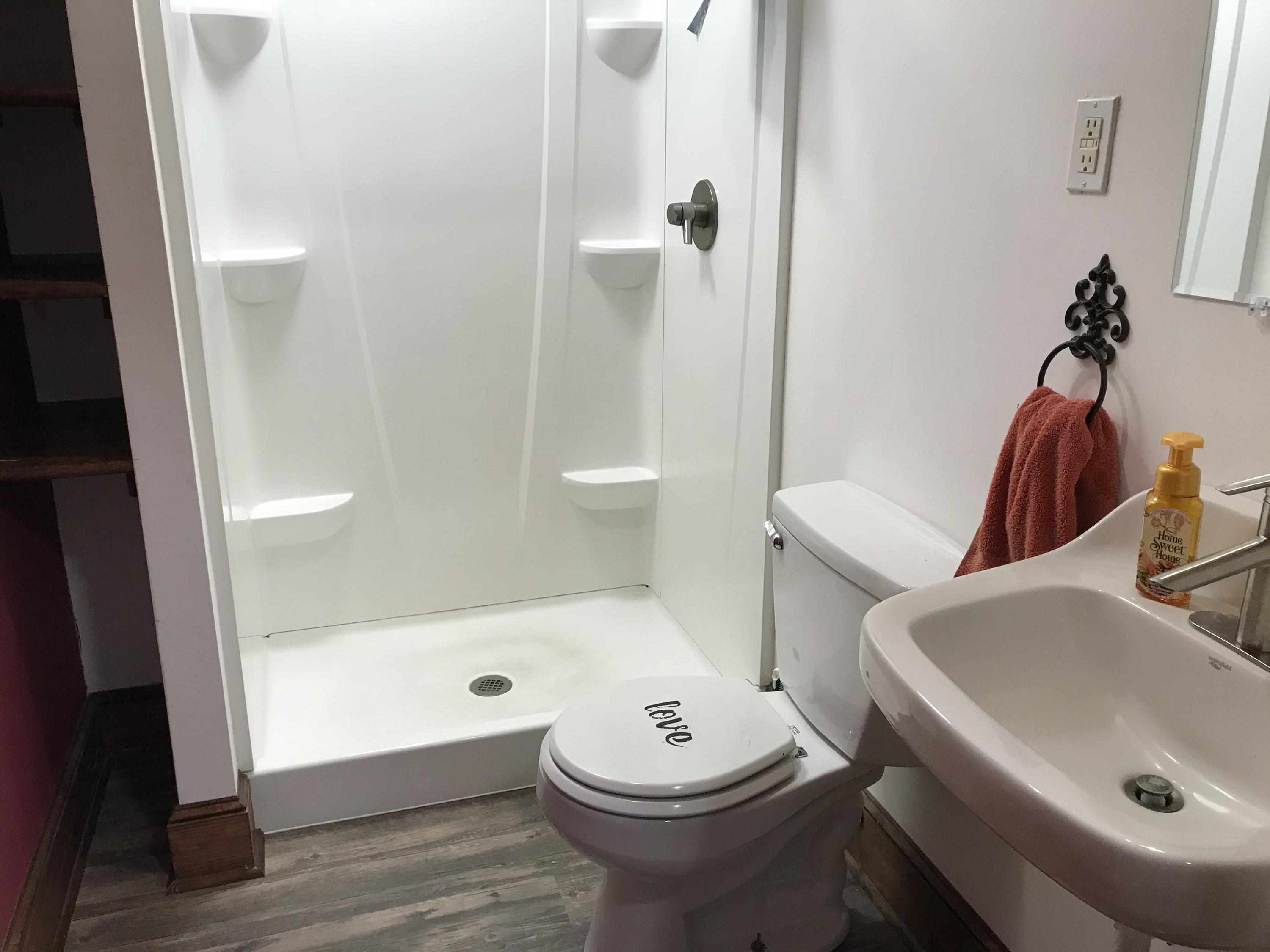 3200 Iron Ridge Road Rocky Mount, VA 24151 - Photo 29 of 40 28 Entry Level Full Bath (3)