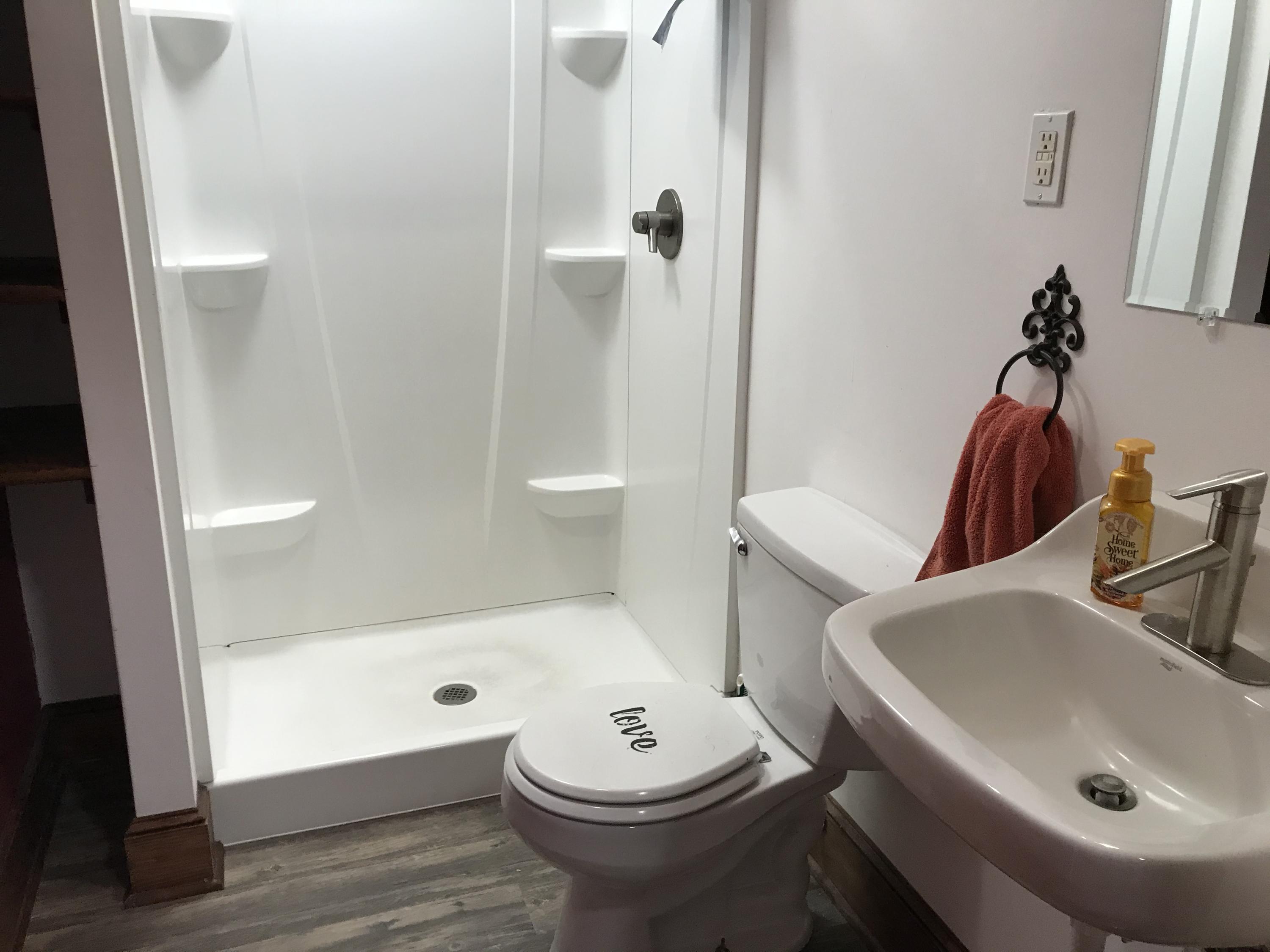 3200 Iron Ridge Road Rocky Mount, VA 24151 - Photo 7 of 40 6 Entry Level Full Bath (2)