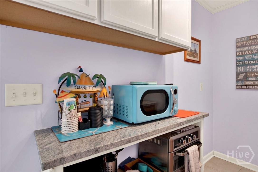 40 Captains View Tybee Island, GA 31328 - Photo 9 of 64 Garage apartment kitchen