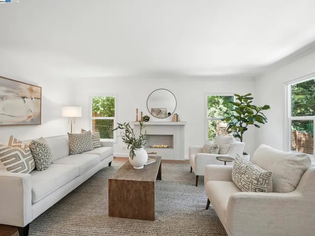 $1,240,000 | 160 Moraga Way, Orinda, CA 94563