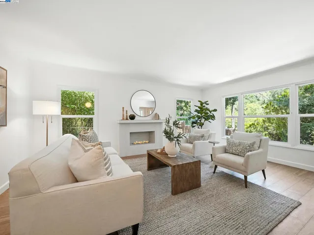 $1,240,000 | 160 Moraga Way, Orinda, CA 94563