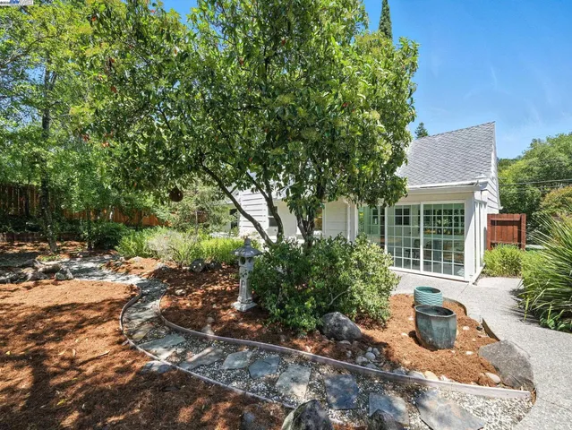 $1,240,000 | 160 Moraga Way, Orinda, CA 94563